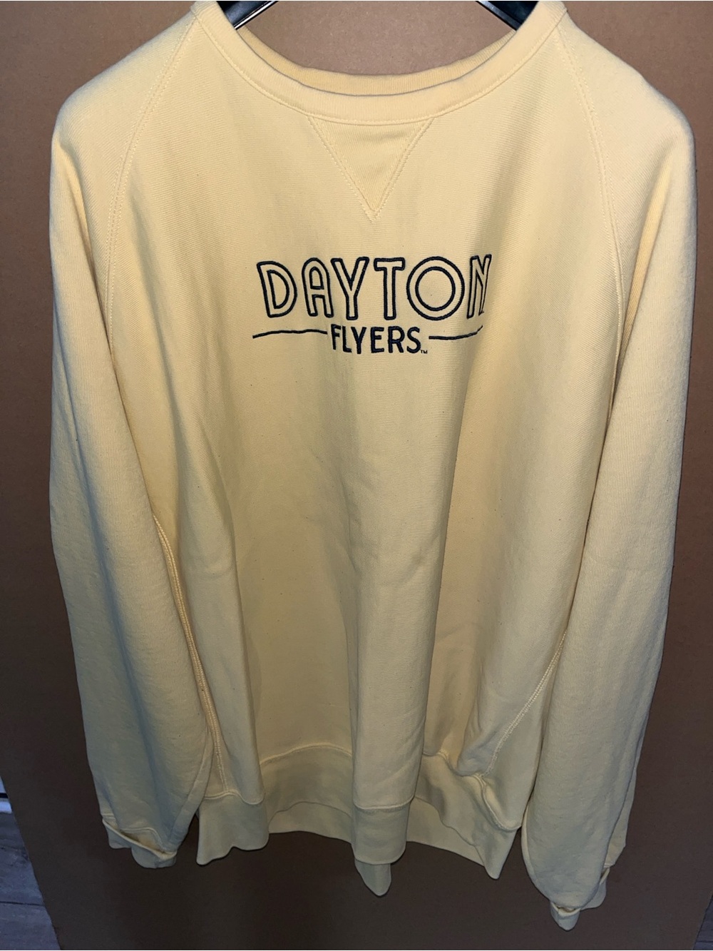 Dayton Flyers Sweatshirt Men 2XL Champion Reverse Weave Heavyweight Yellow Great